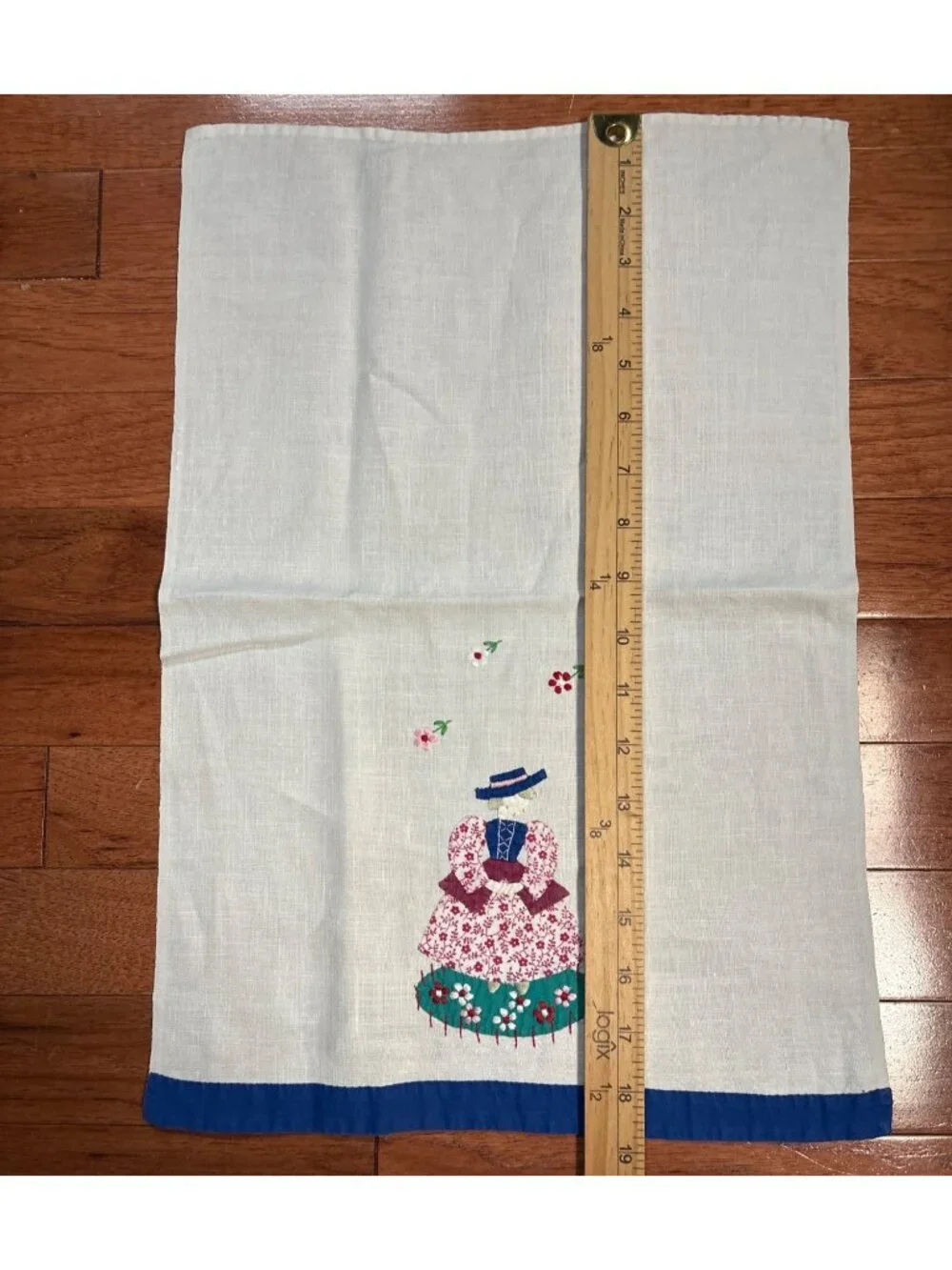 Hand Embroidered Applique Finger Towel Lady Design 19